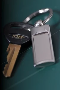 Legend metallist võtmehoidja - hõbedane