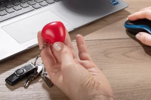 LOVE stressivastane võtmehoidja - punane